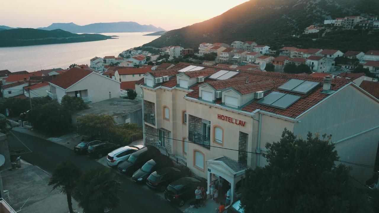 Youth Hotel Lav Neum Exterior photo